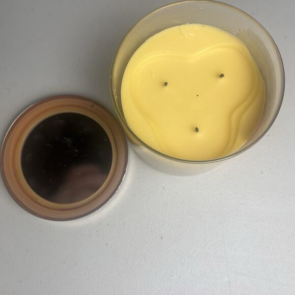 Bath And Body Works Italy Tuscan Lemon Tart 3-Wick Candle Glitter Lid 90% Full - Picture 5 of 8